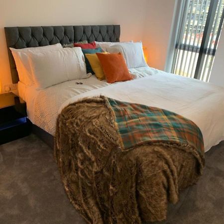 Lakeside 2 Bed Luxury Apartment No Parties No Events Early Check-In Late Check- Out Allowed West Thurrock Zewnętrze zdjęcie