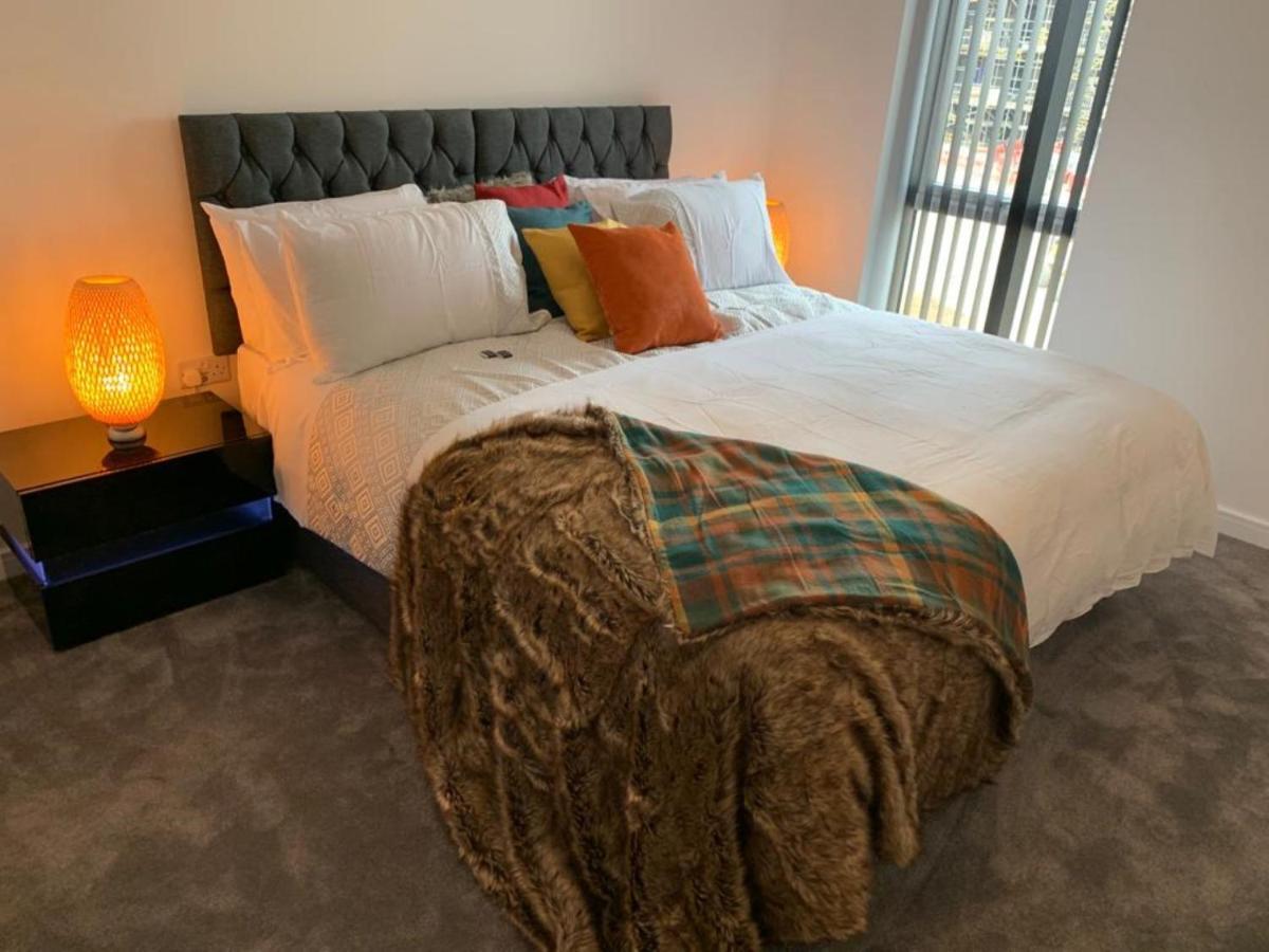 Lakeside 2 Bed Luxury Apartment No Parties No Events Early Check-In Late Check- Out Allowed West Thurrock Zewnętrze zdjęcie
