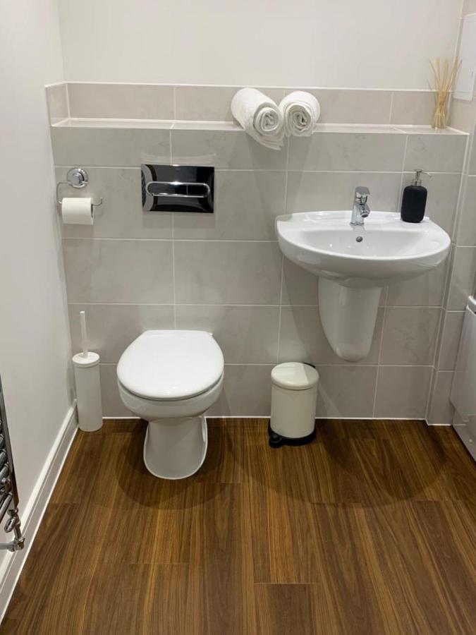 Lakeside 2 Bed Luxury Apartment No Parties No Events Early Check-In Late Check- Out Allowed West Thurrock Zewnętrze zdjęcie