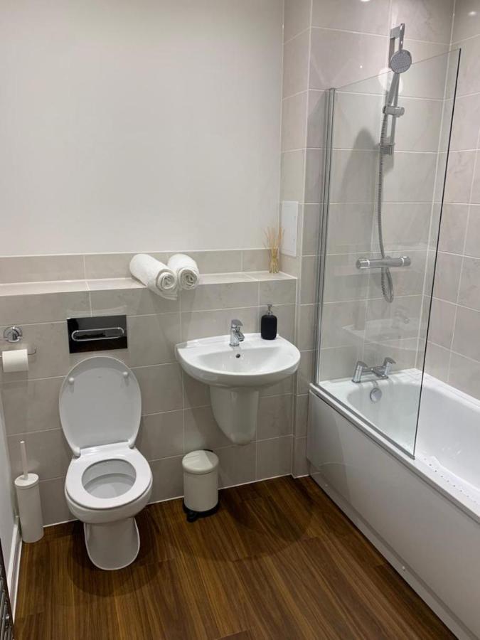 Lakeside 2 Bed Luxury Apartment No Parties No Events Early Check-In Late Check- Out Allowed West Thurrock Zewnętrze zdjęcie