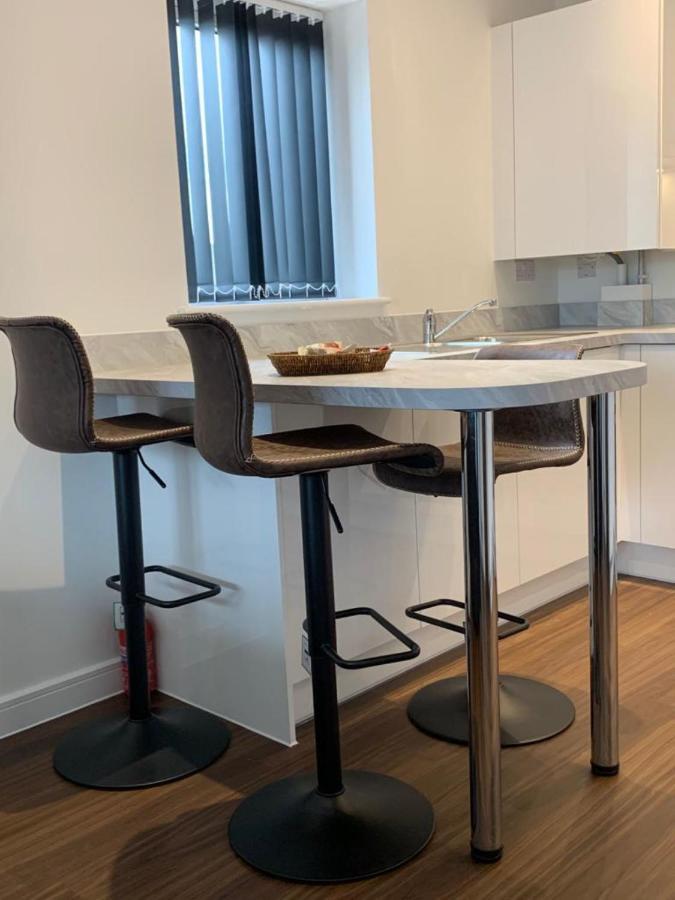 Lakeside 2 Bed Luxury Apartment No Parties No Events Early Check-In Late Check- Out Allowed West Thurrock Zewnętrze zdjęcie