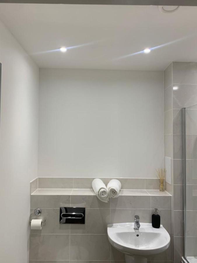 Lakeside 2 Bed Luxury Apartment No Parties No Events Early Check-In Late Check- Out Allowed West Thurrock Zewnętrze zdjęcie