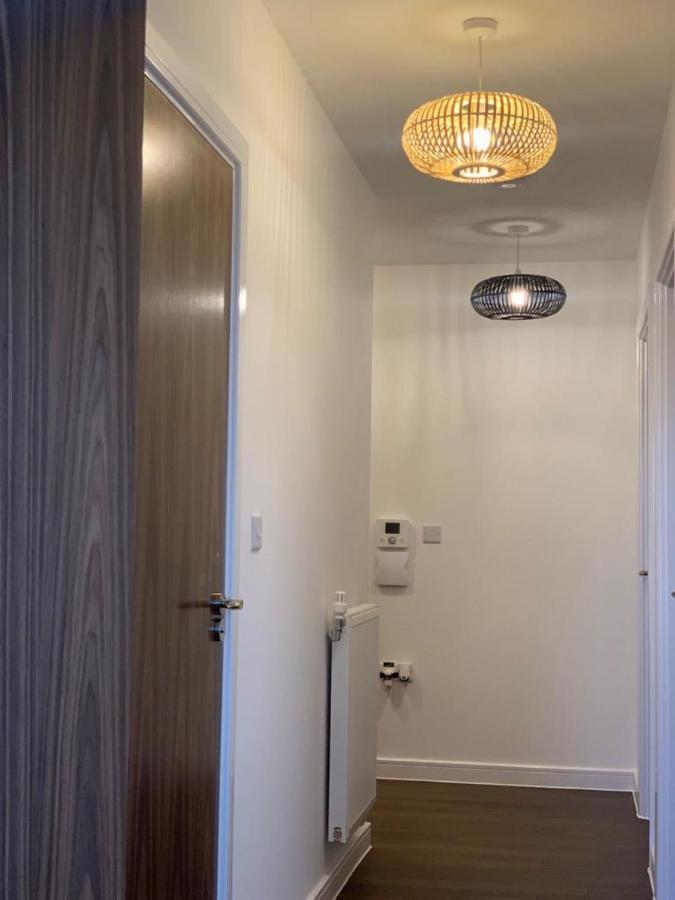 Lakeside 2 Bed Luxury Apartment No Parties No Events Early Check-In Late Check- Out Allowed West Thurrock Zewnętrze zdjęcie