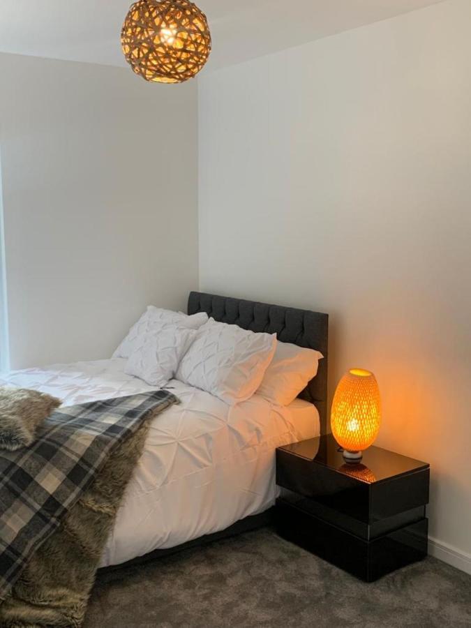 Lakeside 2 Bed Luxury Apartment No Parties No Events Early Check-In Late Check- Out Allowed West Thurrock Zewnętrze zdjęcie