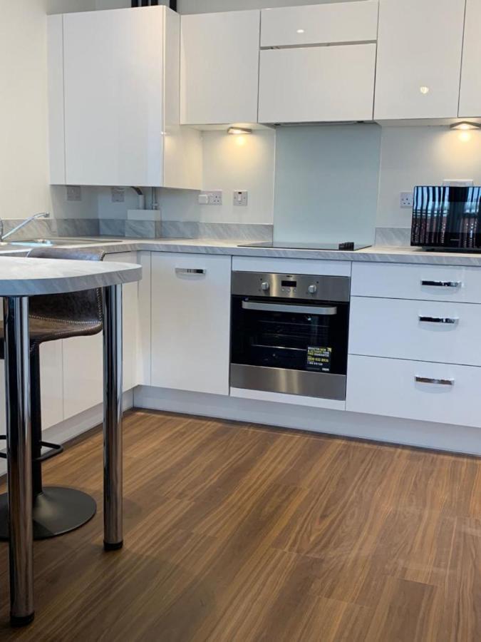 Lakeside 2 Bed Luxury Apartment No Parties No Events Early Check-In Late Check- Out Allowed West Thurrock Zewnętrze zdjęcie