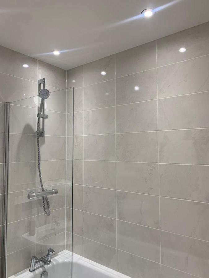 Lakeside 2 Bed Luxury Apartment No Parties No Events Early Check-In Late Check- Out Allowed West Thurrock Zewnętrze zdjęcie
