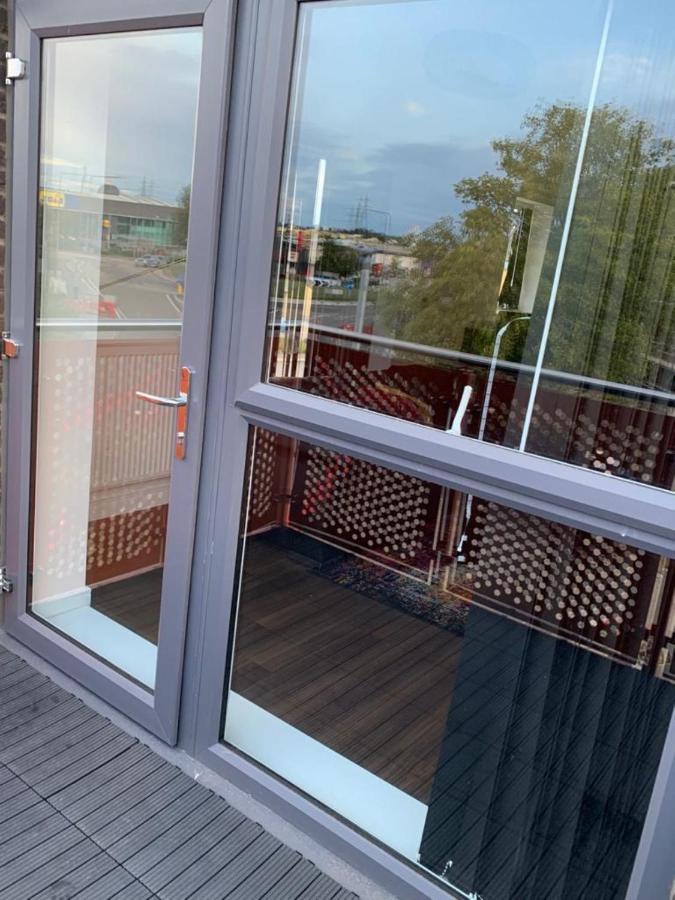 Lakeside 2 Bed Luxury Apartment No Parties No Events Early Check-In Late Check- Out Allowed West Thurrock Zewnętrze zdjęcie